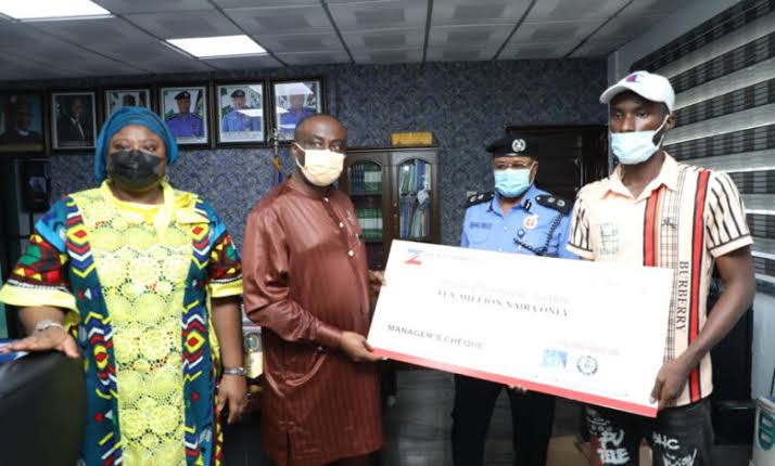 WIKE DONATES N30MILLION TO FAMILIES OF SLAIN POLICE OFFICERS IN RIVERS