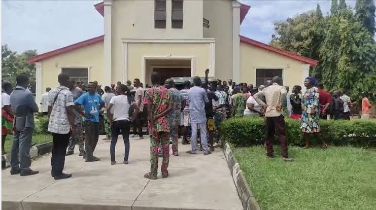 Many worshippers killed as Gunmen invade Catholic Church in Ondo.