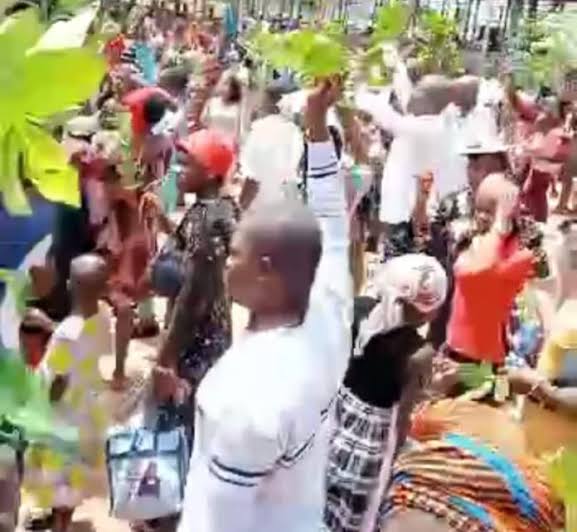 Catholics protest ban on Mbaka’s Adoration Ministry.