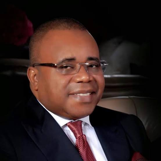 Breaking:Buhari swears in new Ministers, assigns portfolios, redeploys a few others .