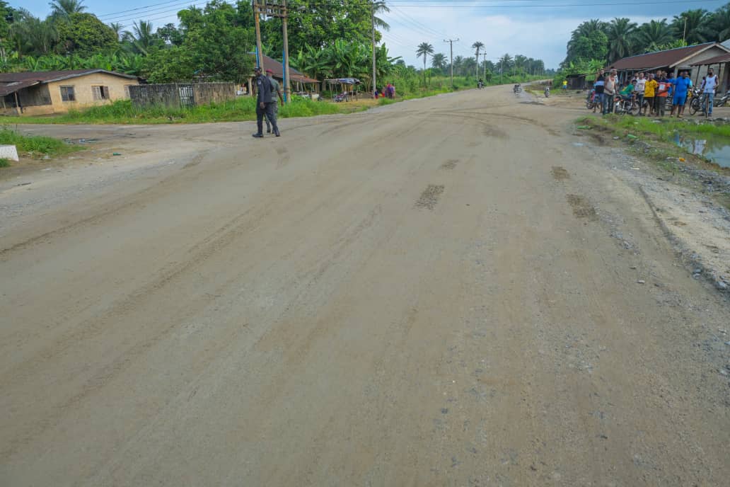 GOV FUBARA INSPECTS OMODU-EBERI-OMUMA ROAD IN RIVERS