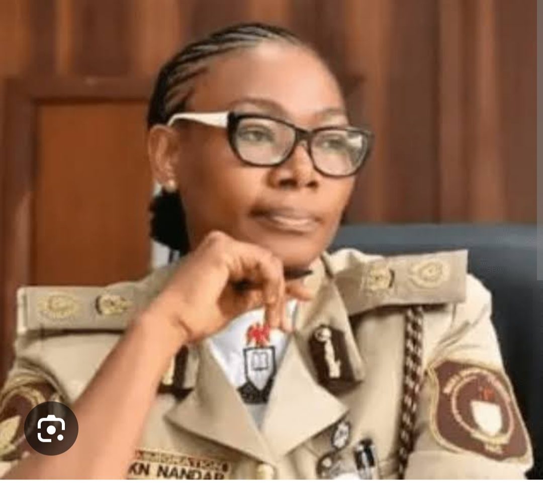 Immigration Suspends Personnel For  Allegedly Begging Money From Traveller.