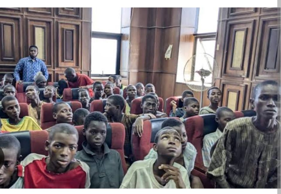 Kaduna Government Rewards #EndBadGovernance Protesters With N100,000, Smart phones.