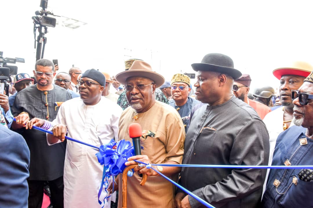 GOV FUBARA ASSURES RESIDENTS OF ADEQUATE RESPONSE TO FIRE OUTBREAKS IN PH